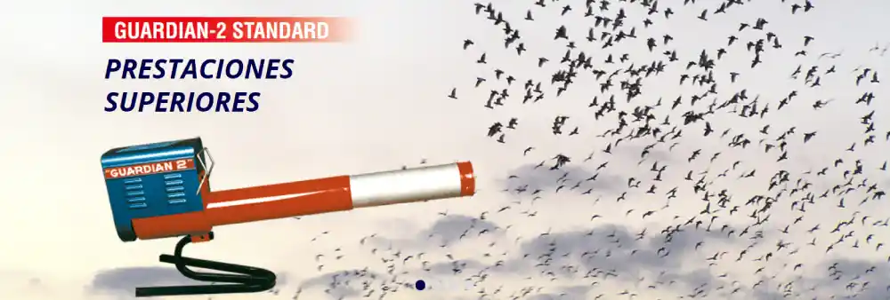 Un espantapájaros Guardian-2 Standard auyentando una bandada de pájaros
